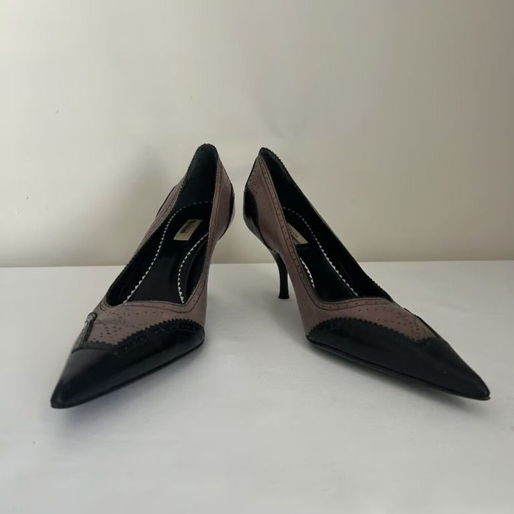 Prada Wingtip Brogue Pumps Heels Black Taupe Leather Pointed Toe Womens 38.5 - Picture 3 of 11
